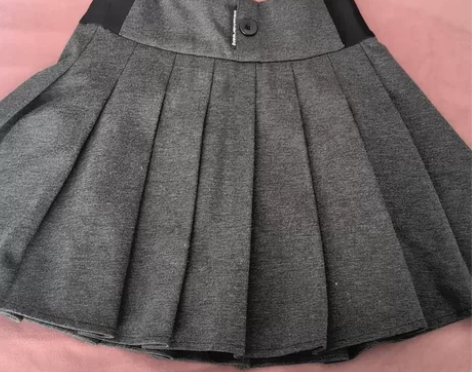百褶裙，抓绒，85-110可穿 感兴趣的话...