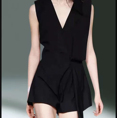 海青蓝连体裤，全新未穿过，夏装s码，尺码数...