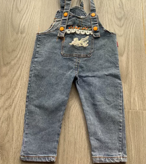 儿童背带牛仔裤，只穿了几次，小了，90码，...