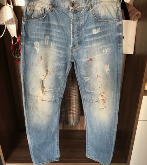 正品阿玛尼，全新牛仔裤，水洗破洞油漆款牛仔...
