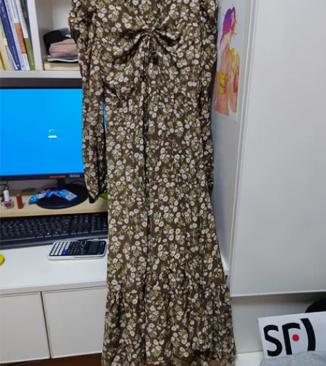 直播间扣来的朝花夕拾的连衣裙,全新带吊牌,...