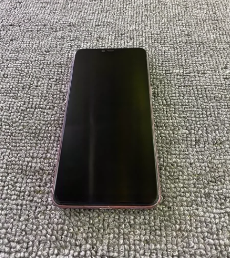 OPPO A5 6+64 边上有磕碰，右上...