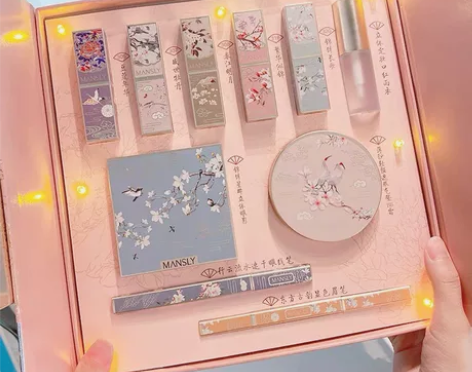 曼诗丽国风彩妆套装礼盒装眼影口红眼线气垫 ...