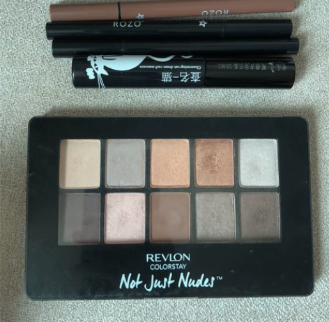 新手彩妆眼影眼线睫毛膏基本没怎么用 眼线笔...