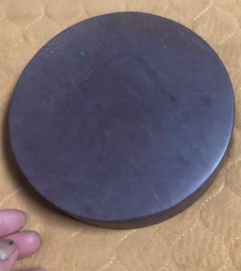 端砚，文房四宝，宋坑石。圆形单打墨海 注：...