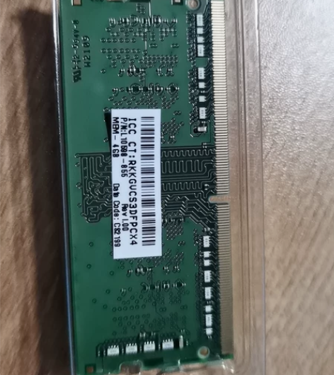 两根金士顿4G 3200内存条,新的,新买...