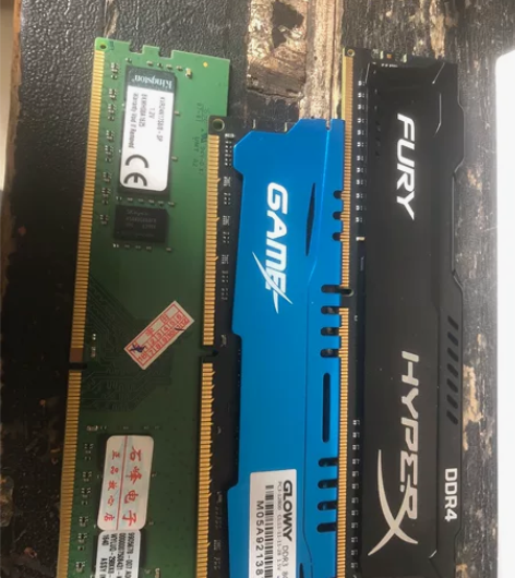 两根金士顿4代8G内存一根3代8G内存  ...