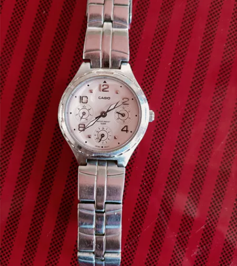卡西欧手表女保证正品，五百买的 感兴趣的话...
