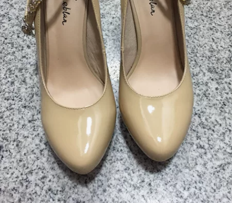 伊伴高跟防水台裸色单鞋35码 专柜购买，只...