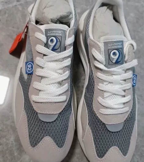 李宁全新男款，尺码41.5，尺码稍微偏大，...