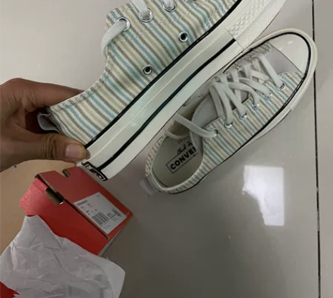 匡威帆布鞋 全新 感兴趣的话点“我想要”和...