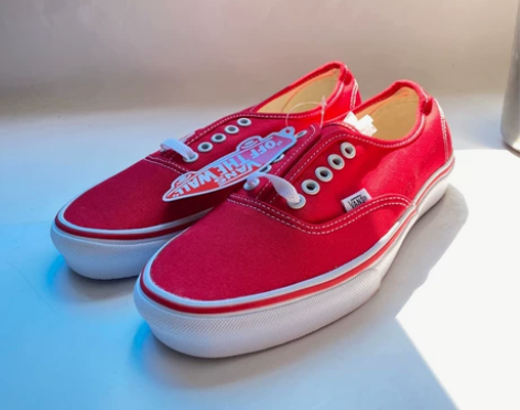 40码vans帆布鞋VANS经典红色AUT...