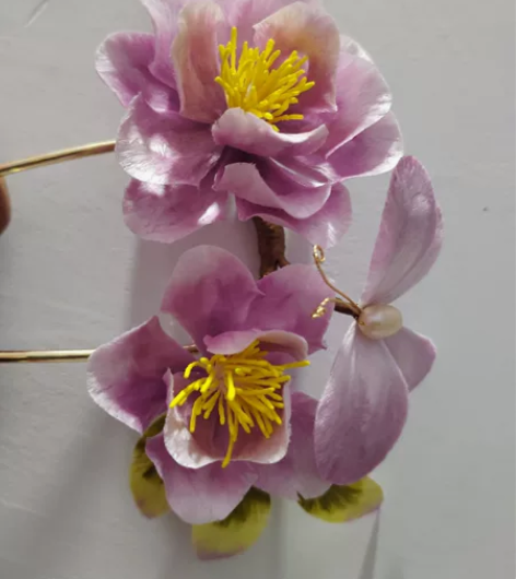 透明绒花福袋，两支大件绒花，第二个很重工。...