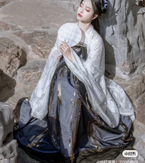 『清衣柜』出闲置汉服一套，艺缕原创黑云鹤 ...