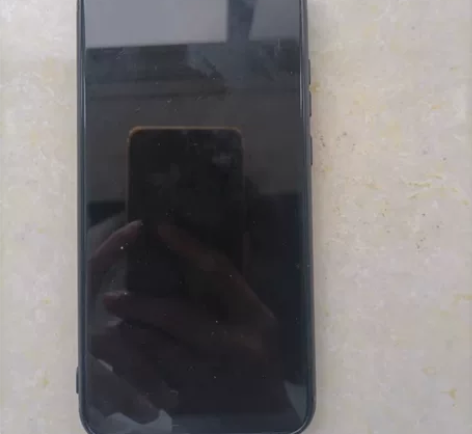 诺基亚X7 4+64 骁龙710后盖有裂,...