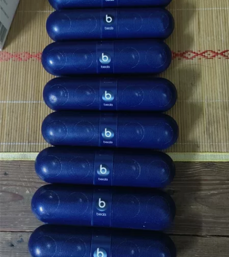 新到十几台蓝色正品beatspill2.0...