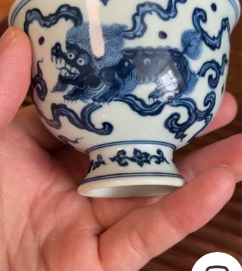 子非柴窑 仿明狮子绣球高足杯 器型工整，手...