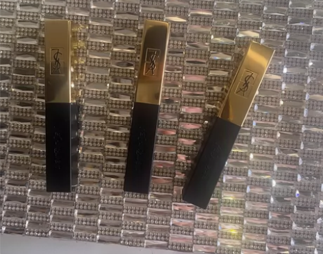 YSL圣罗兰口红 色号21 自行去小某书种...