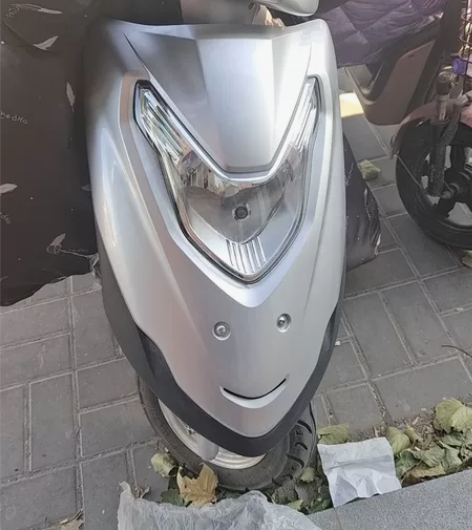 铃木摩托车，125机器。刚跑一百多公里，几...