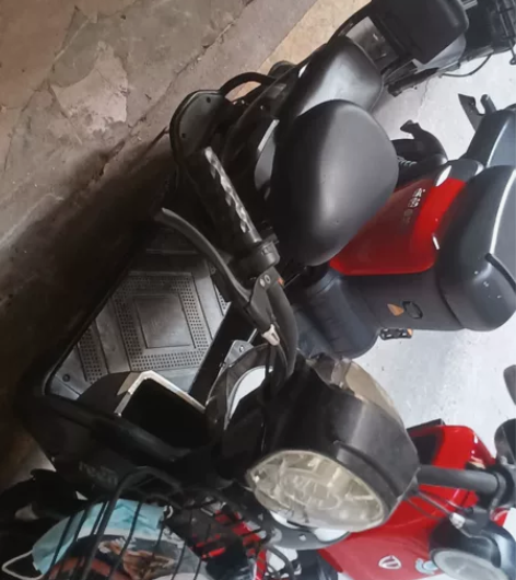 8成新电动车，平时上下班，来回5公里工作调...