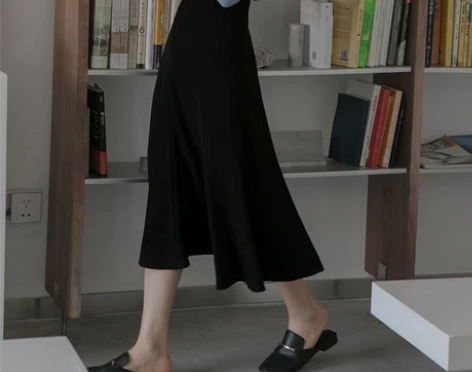 原水黑色半身裙女秋冬鱼尾裙半裙通勤面试伞裙...