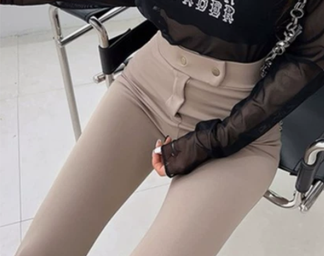 米色卡其色韩国代购东大门高腰显瘦2022紧...