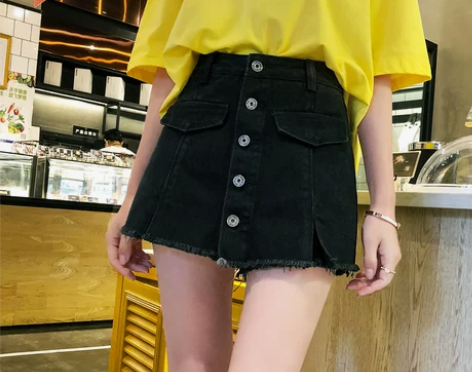 网红高腰牛仔短裤女 感兴趣的话点“我想要”...