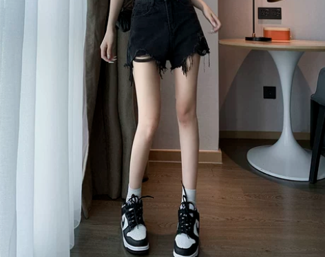 【狂欢价】黑色毛边破洞牛仔短裤女高腰夏季薄...