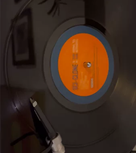 出一张黑胶 感兴趣的话点“我想要”和我私聊...