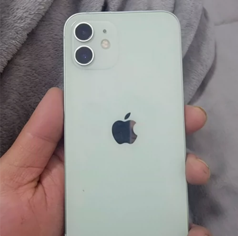 女朋友闲置下来的国行iPhone12苹果1...