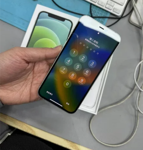 置换进来苹果12 128G 成色如图 电池...