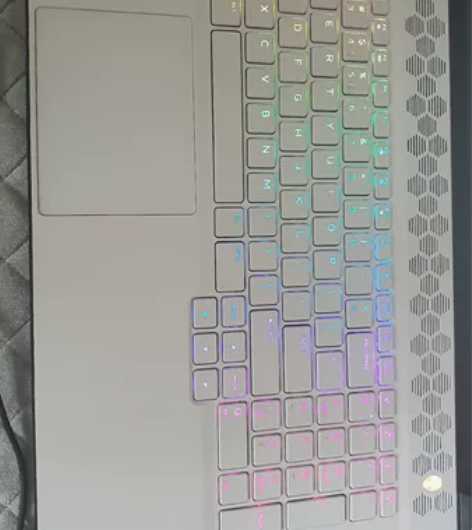 3070显卡纯白外星人m17r4笔记本电脑...