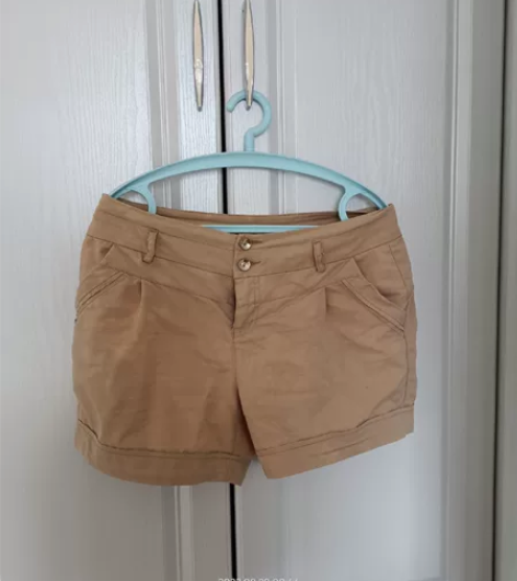 女士短裤，尺码30的。3元不议价不包邮可以...