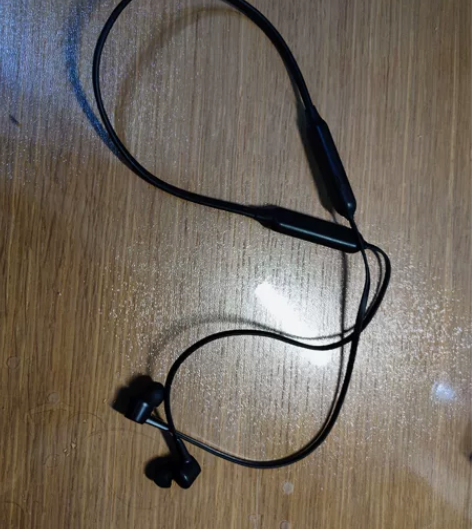 Qcy降噪耳机，九九新，没咋用过 感兴趣的...