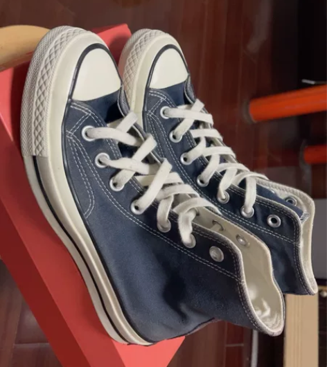 匡威1970高帮帆布鞋，海军蓝，37码，穿...