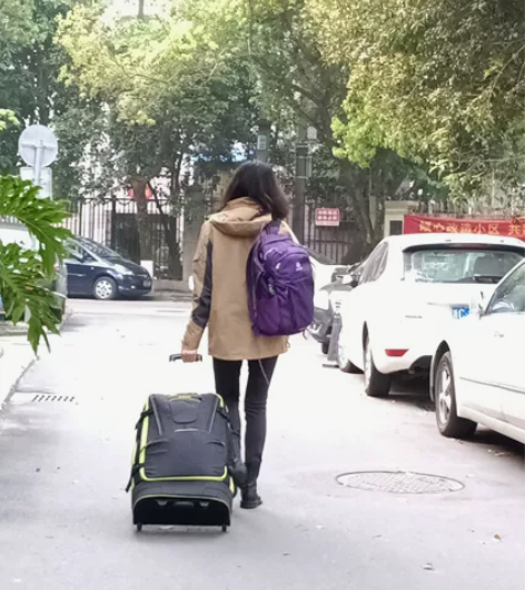 columbia哥伦比亚 行李箱一折甩卖，...