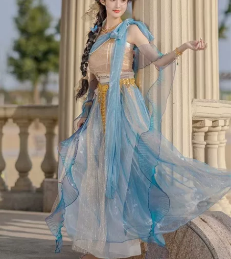 从头到脚大全套 和那个披着的 和鞋子，鞋子...