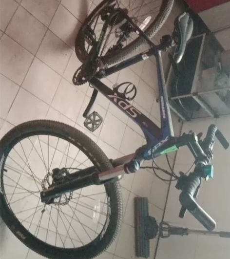 喜德盛三十速山地自行车，当时买的新车三千多...