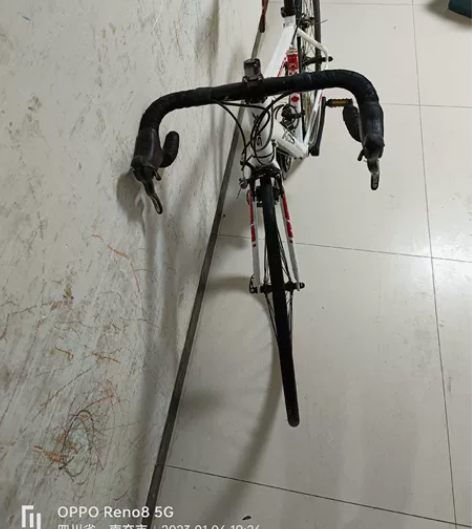 轻微使用,实体店买的,急卖,xds公路 感...