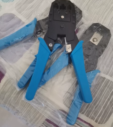 网线钳一把,送一米网线。 感兴趣的话点“我...