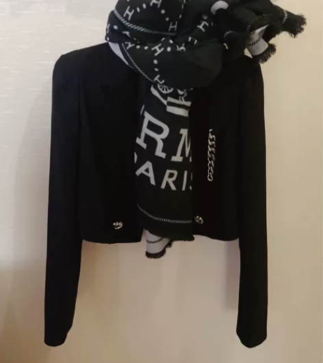 精品羊绒围巾 秋冬必备 全新特价出 有喜欢...