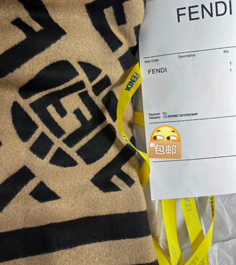 围巾，爽快出 朋友送，带全套包装！ 送口红...