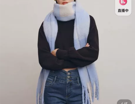Lily氛围感格子围巾，全新正品，软糯厚实...