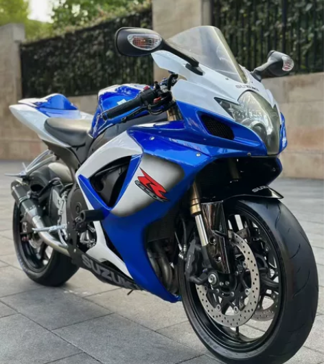铃木gsx300，出低价出售九五新二手摩托...