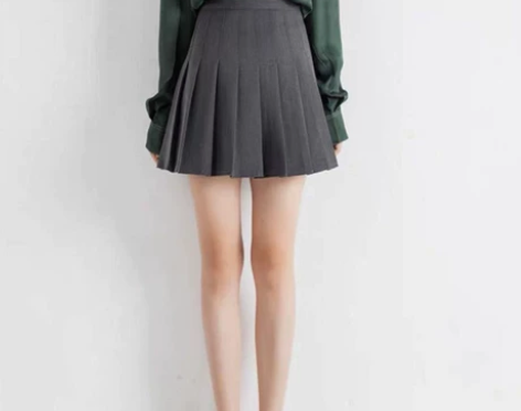 百褶裙全新未穿，长胖了穿不下 感兴趣的话点...