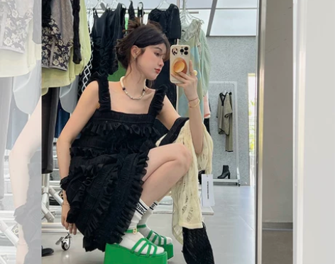 iuiu阿晶 吊带层层蛋糕裙2022夏季新...