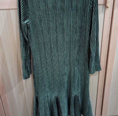 绿色鱼尾裙，XL码，吊牌已摘 买给妈妈穿的...