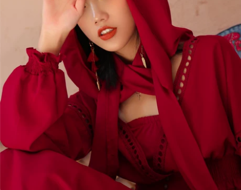 青海茶卡盐湖旅游裙子红色连衣裙女海边度假民...