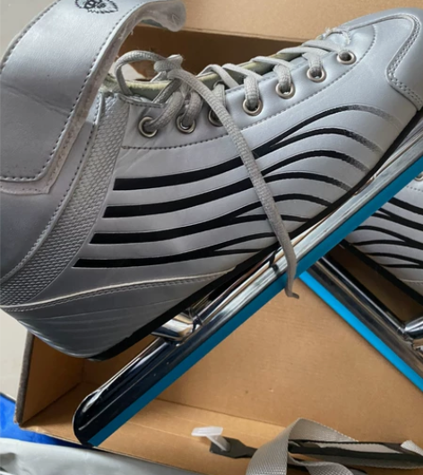 黑龙滑冰鞋 哈尔滨专卖店购买 包装都在 4...