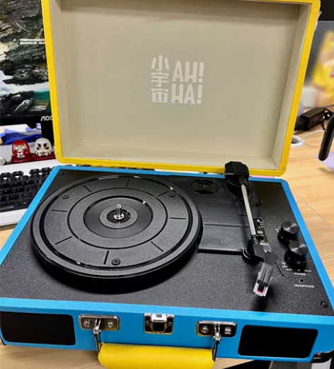 黑胶唱片机 全新 感兴趣的话点“我想要”和...